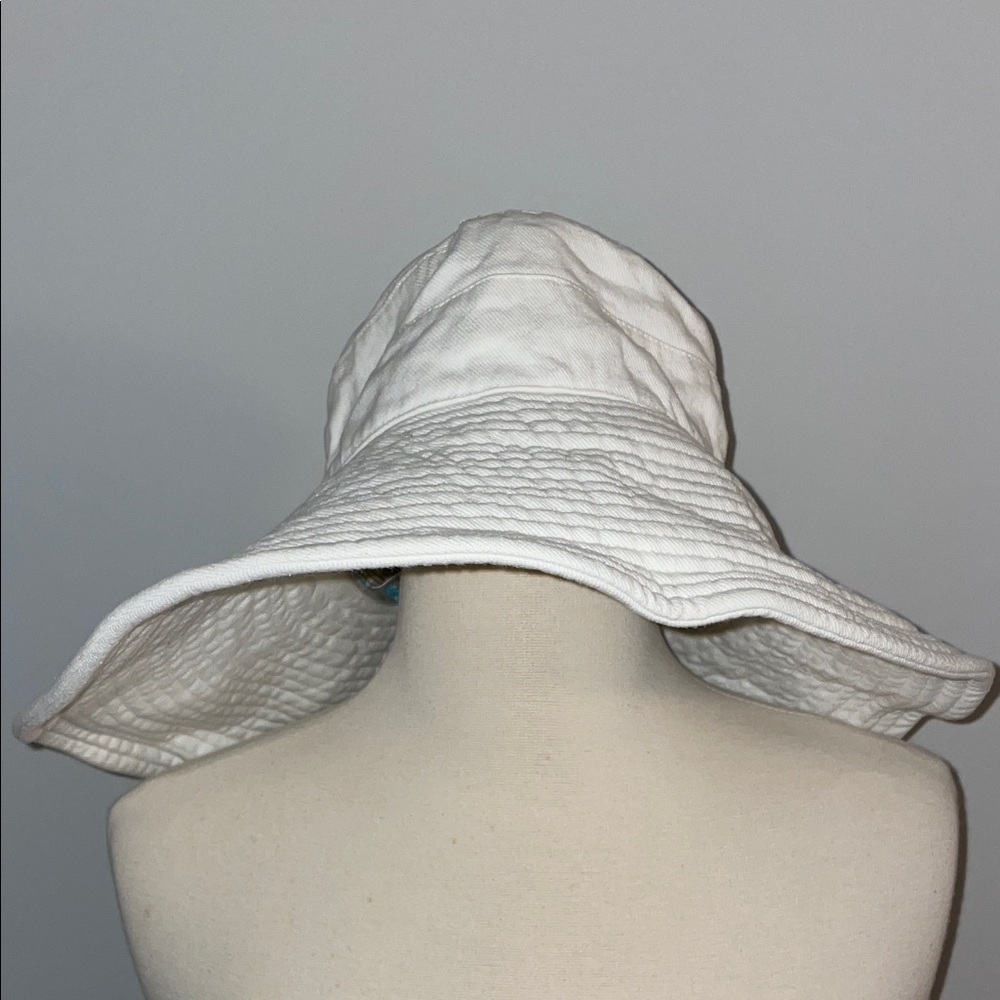 Classic White Wide-Brim Sun Hat